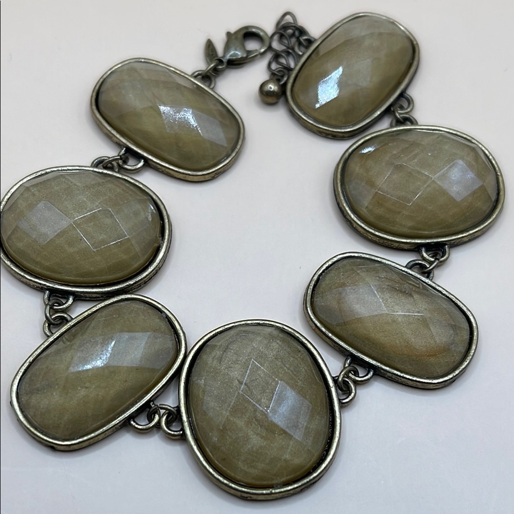 Beautiful large beige brassy faceted station style Bracelet signed Avon